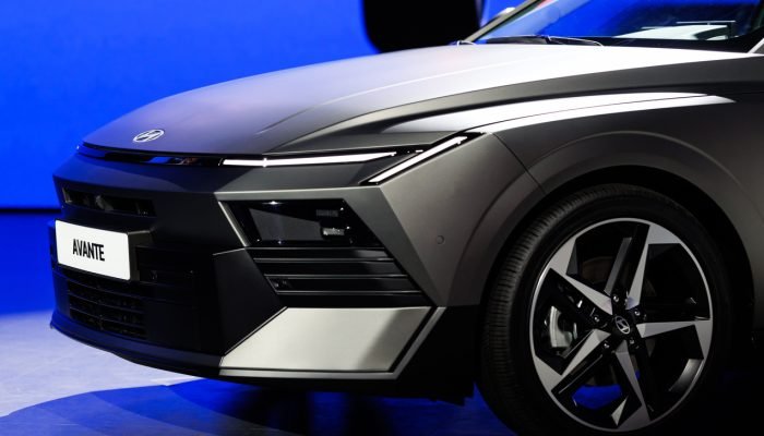 Sedã Avante, da Hyundai, em exposição durante o dia dedicado à imprensa no Salão Internacion...