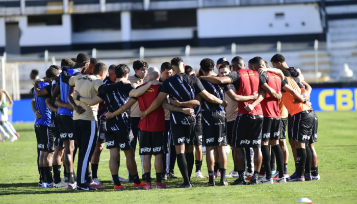 Crise na Ponte Preta: jogadores paralisam treinos por salários atrasados