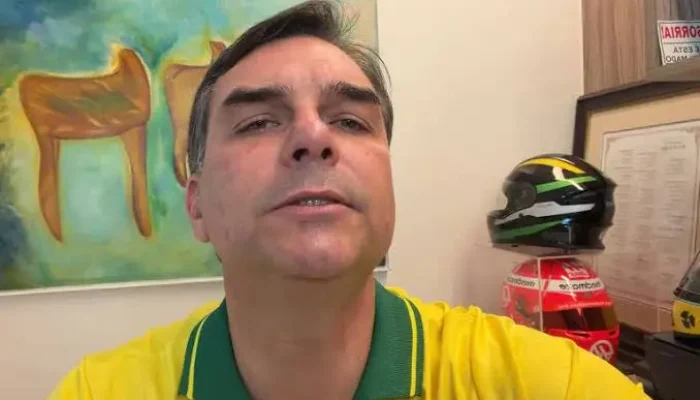 moraes-suspende-por-90-dias-visitas-de-flavio-bolsonaro-ao-pai-apos-leitura-de-carta-nas-redes